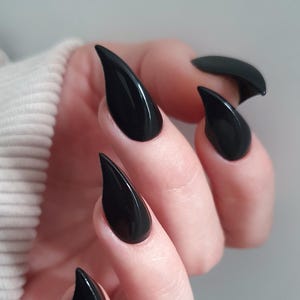 Short Black Werewolves claws, Werewolf Nails, Claw press on nails, Black Cat Claw nails