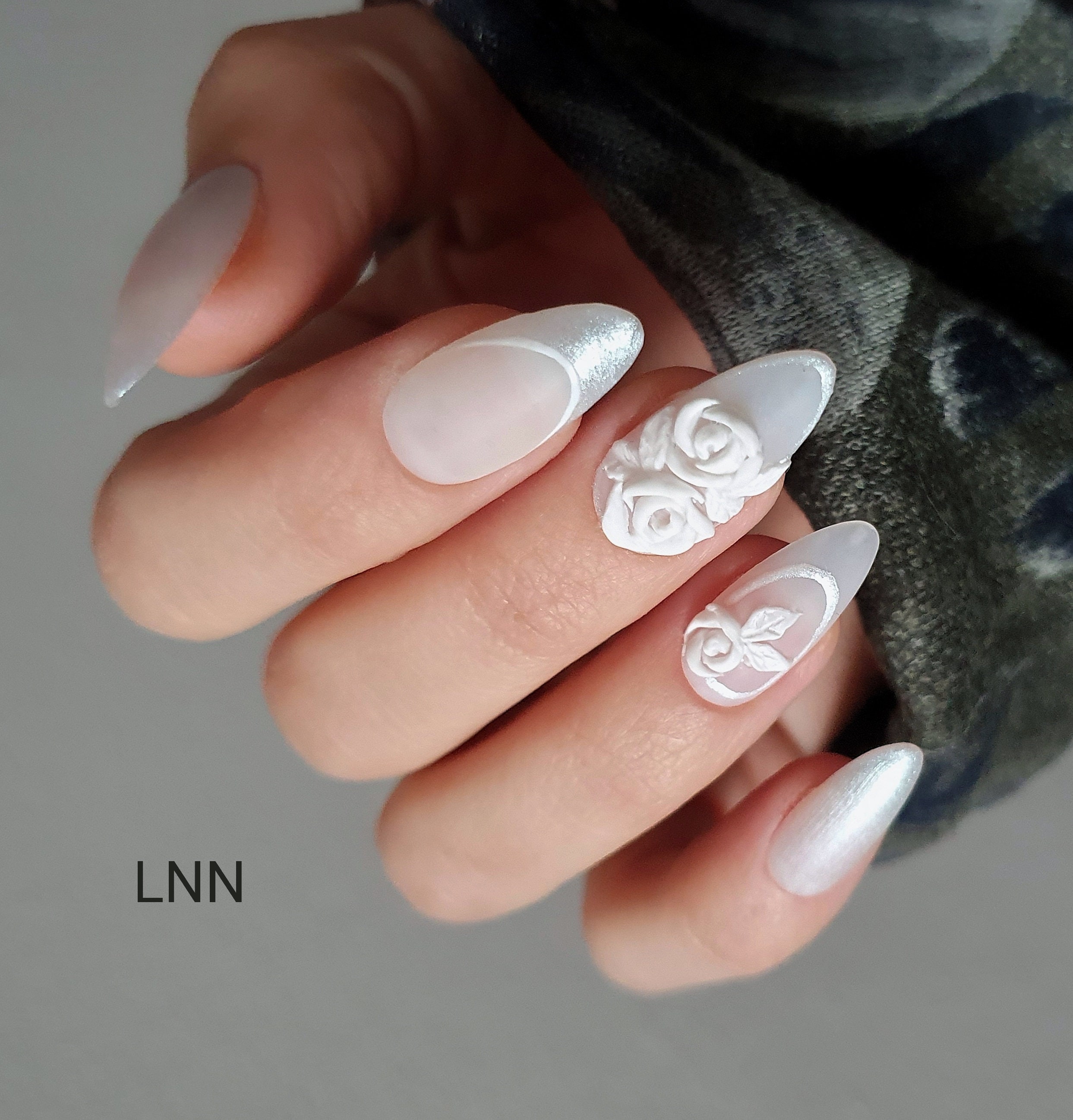 Elegant Floral Bridal Nail Set