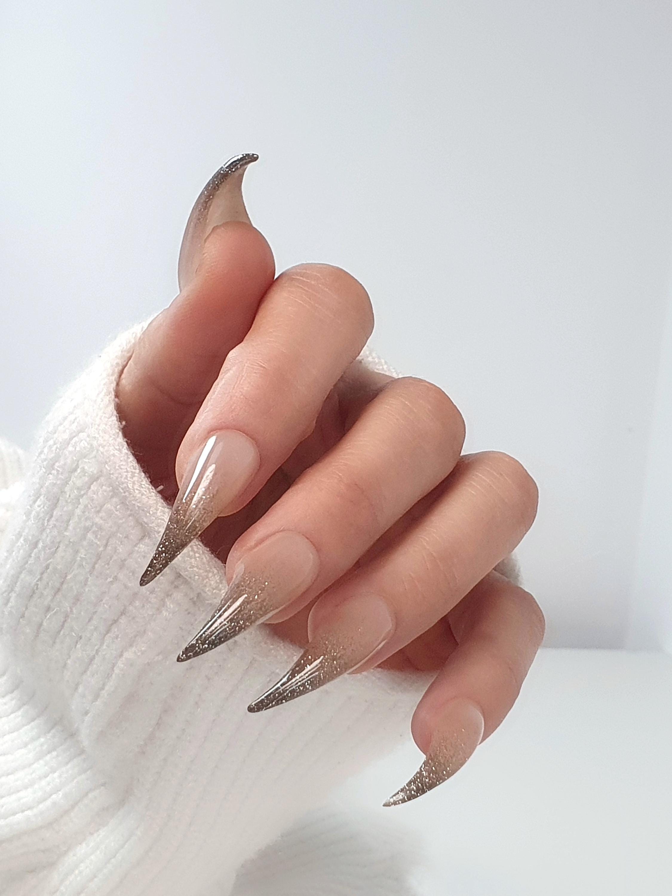 キラキラ輝くチップのベージュブラウンのロングクローネイル - Etsy 日本
