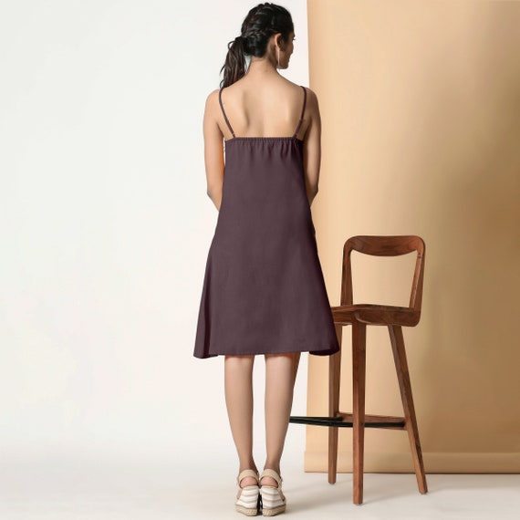 Brown Cotton Flax Slip Dress, Knee Length Dress with Pockets, A-Line Slit Dress, Customizable Dress, Plus Size, Petite, Tall etsw