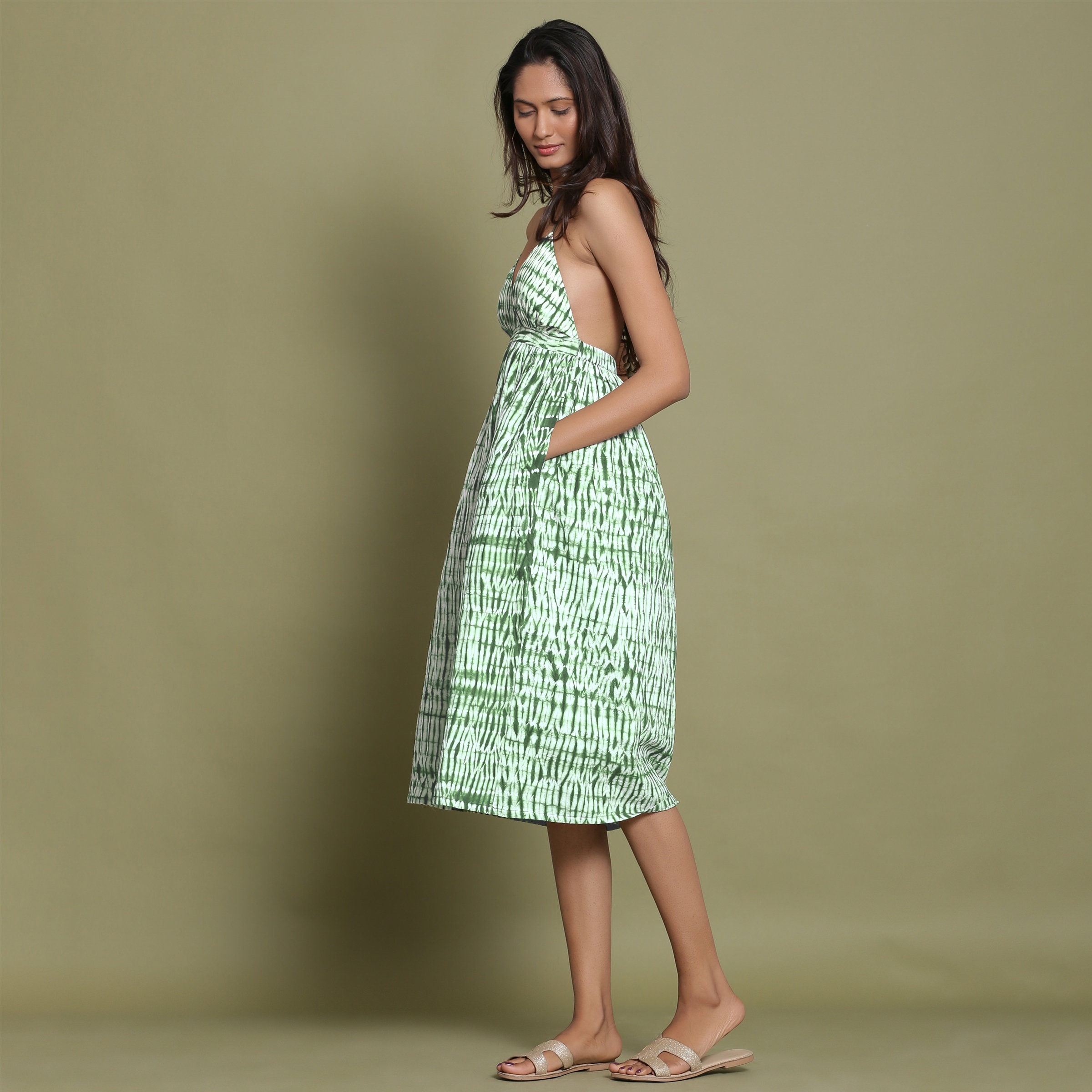 knee length dresses for ladies Black Shibori Tie-Dye Cotton Halter Neck Gathered Midi Dress 38