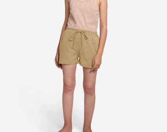 Pantalones cortos beige de talle medio, pantalones cortos 100% algodón, pantalones cortos rectos de ajuste cómodo, pantalones cortos con bolsillos