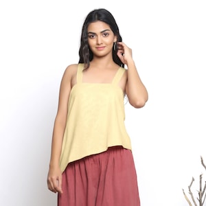 Top asimétrico 100% algodón amarillo claro, camiseta sin mangas handspun, top de ajuste relajado, top personalizable, top con tiras, talla plus, petite, etsw alto