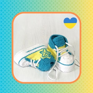 Converse de crochet para bebé, Apoyo a Ucrania, zapatos de bebé, botines de regalo de bautismo, botines de bebé de cuna, botines unisex, zapatos de bebé de crochet, botines para recién nacido