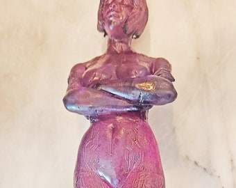 Halo-Inspired Ultra-Large H3 AI Female Statue on Chip