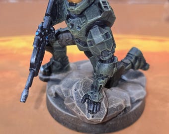 Op halo's geïnspireerde 3D-geprinte Masterchief-ministandbeeldje