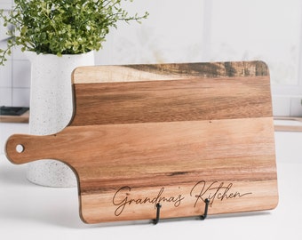 Planche à découper en acacia gravée - Cuisine de grand-mère - Cadeau de pendaison de crémaillère, Planche de service en acacia, Planche à découper de grand-mère, Cadeau de la fête des mères