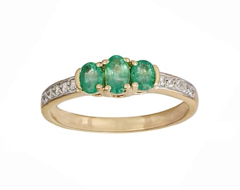 Anello trilogy vintage in argento sterling con smeraldo verde e moissanite