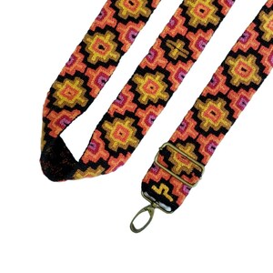 Schwarzer verstellbarer Taschengurt, Kameragurt, handgefertigte peruanische Stickerei, geometrisches Chakana-Design, Kultur der Inka, orange gelbe Stickerei