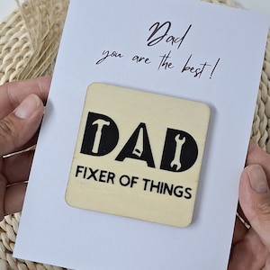 Carte d'anniversaire réparatrice de choses pour papa, carte de sous-verre magnétique en bois pour la fête des pères, carte de sous-verre magnétique pour papa, idée cadeau d'anniversaire pour papa, cadeau pour lui