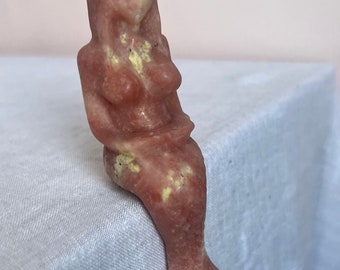 Scultura di sirena in pietra solare