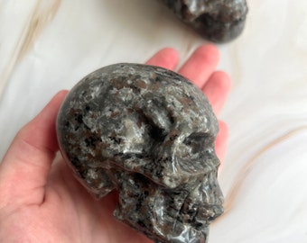 Stunning UV Reactive Yooperlite Skull Carvings | One (1) Yooperlite Skull