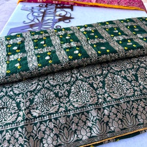 Bandhani Raw Silk Saree: Traditional Zari Work, Unstitched Blouse Piece