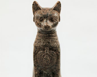 BASTET ( Ancient Egyptian cat ) with the eye of Horus