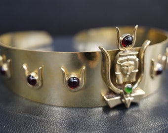 Hathor's Radiance: Brass and Gemstone Crown of Divine Beauty