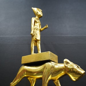 King Tut and the leopard : Royal Bond and Symbol of Swiftness, Egyptian Tutankhamun, King Tut, Replica Tutankhamun