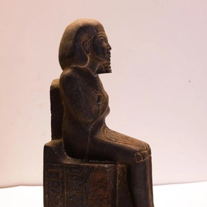 Peça maravilhosa para a rainha egípcia Hatshepsut - feita no Egito