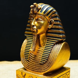 Spectacular King Tutankhamun -king Tutankhamun&#39;s statue - handcrafted Egyptian statues - made in Egypt with care and love