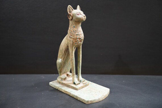 猫の女神バステト：古代エジプトの守護と喜びの猫の女神 - Etsy 日本