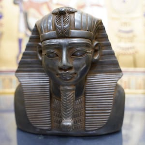 Tutankhamun Statue – King Tut Sculpture, Regal Representation of the Egyptian Pharaoh, Tutankhamun Bust, made in Egypt!