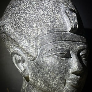 Egyptian King Tutankhamun, King Tut, Tutankhamun head image 8