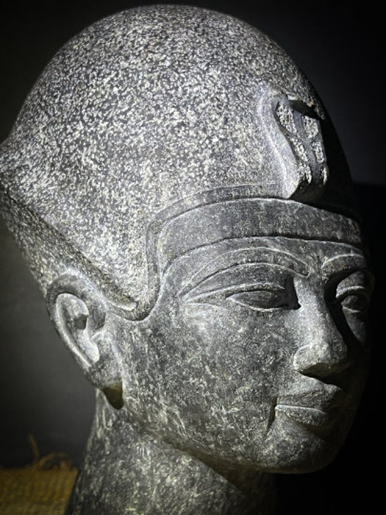 Egyptian King Tutankhamun, King Tut, Tutankhamun head image 8