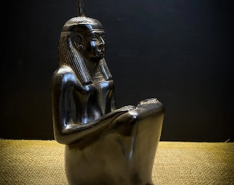 エジプト神話 女神マアト 彫刻 エジプトの MAAT 正義と真実の女神、マアト女神像、マアトの彫刻