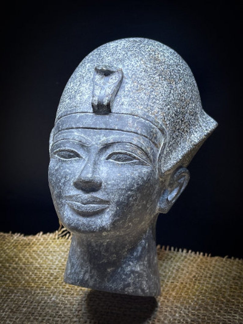 Egyptian King Tutankhamun, King Tut, Tutankhamun head image 5