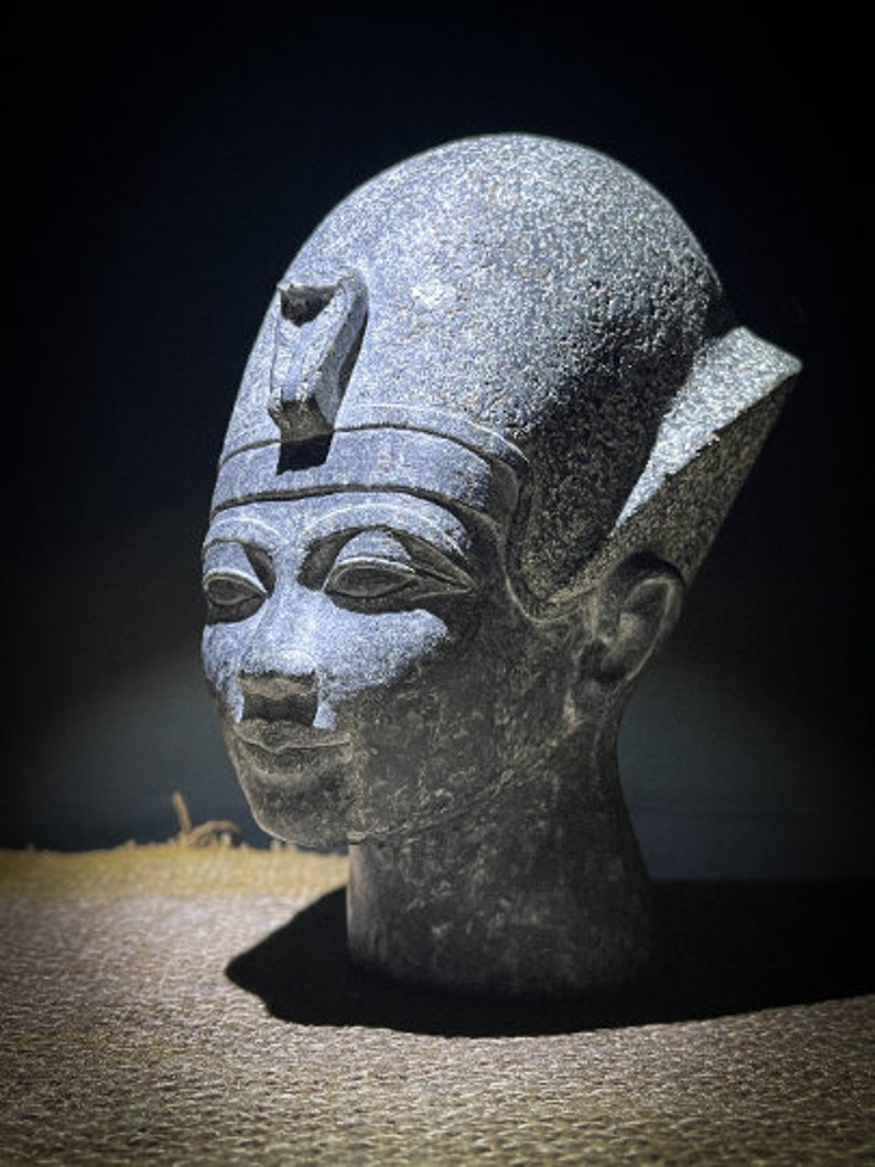 Egyptian King Tutankhamun, King Tut, Tutankhamun head image 2
