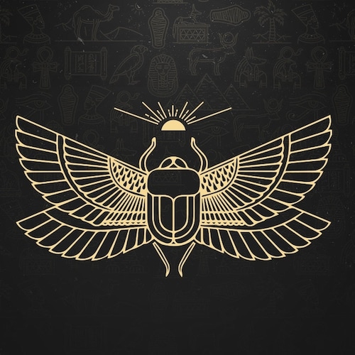 ツタンカーメンのミイラ化過程における黒と金のエジプト神アヌビス像