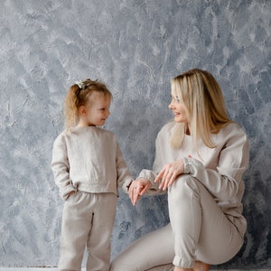 Linen matching loungewear. comfy outfit for women's and kids. Casual linen clothes. 2pc set of natural linen image 5