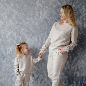 Linen matching loungewear. comfy outfit for women's and kids. Casual linen clothes. 2pc set of natural linen image 3