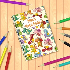 Cuaderno personalizado Colorido Dragones Niño A5 Contiene 50 hojas de papel forrado/en blanco 100% reciclado Ecológico biodegradable Gran regalo