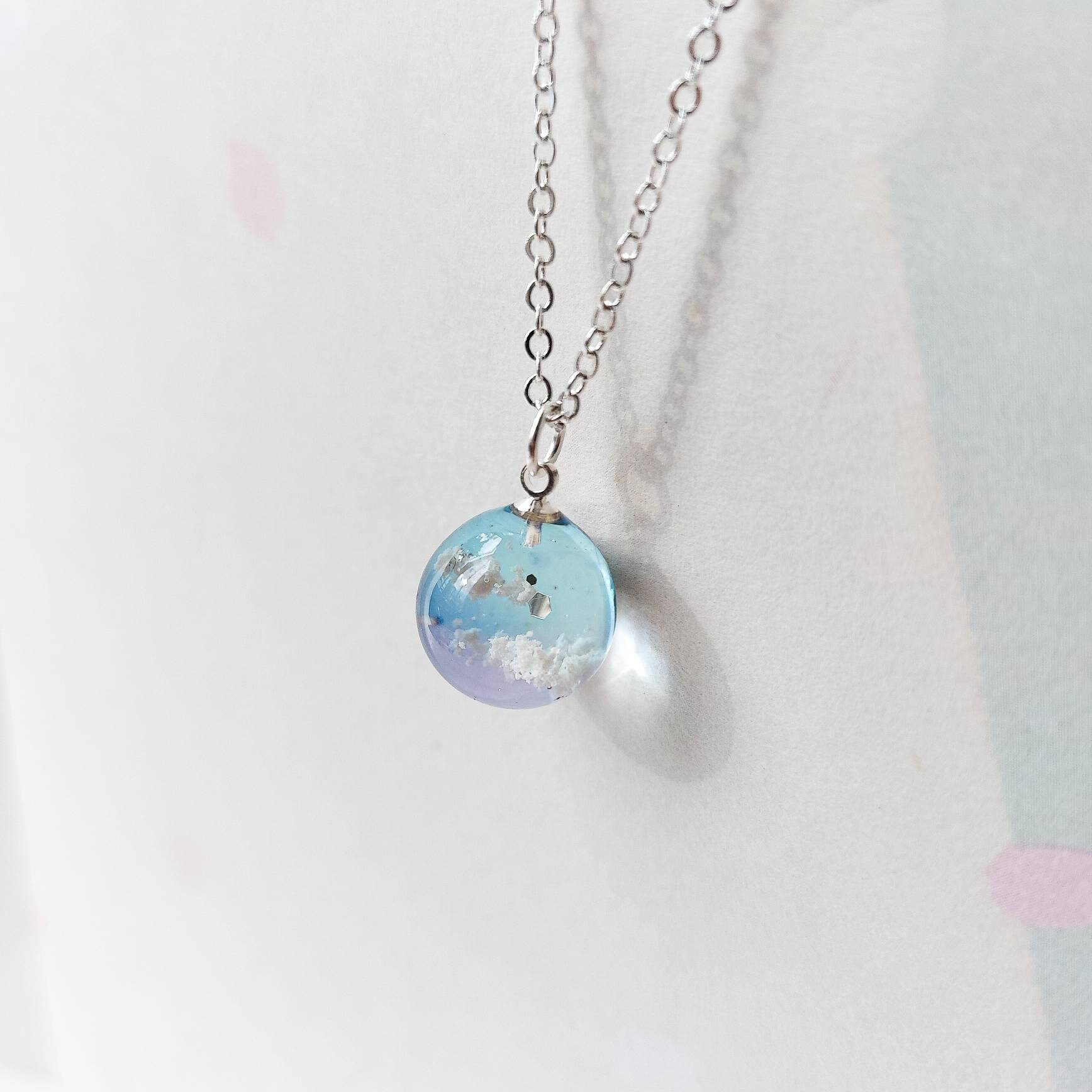 Resin cloud necklace Clearance