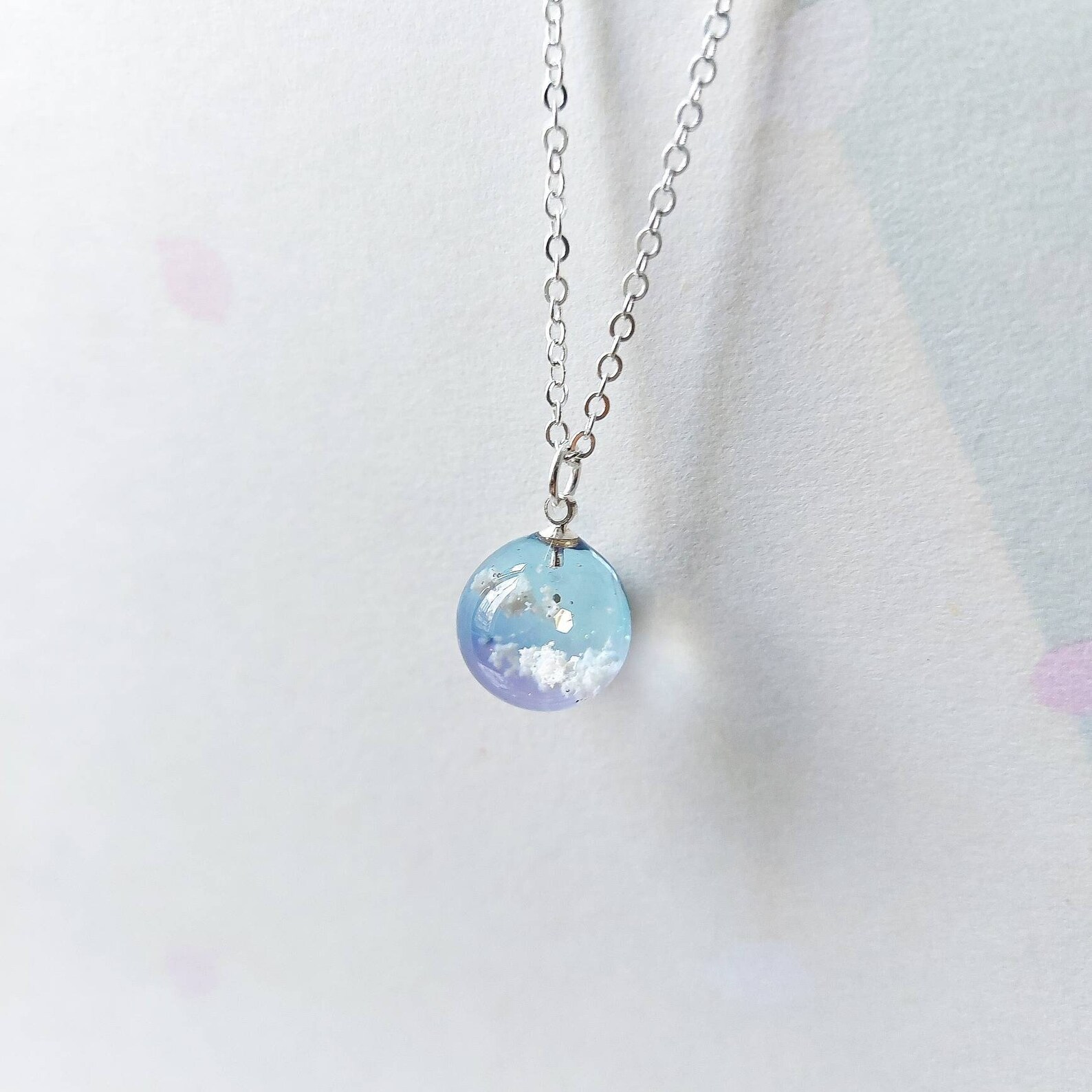 Resin cloud necklace Clearance