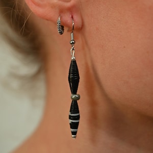 Papierohrringe Upcycling grau und grau doppelt lang Chirurgenstahl - Geschenk | Unikat | Handgefertigt