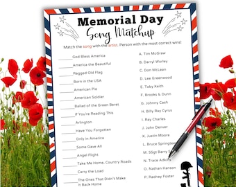 Może przedstawiać: Arkusz gry Memorial Day Song Matchup z czerwoną, białą i niebieską obwódką. Gra zawiera tytuły piosenek i nazwiska artystów do dopasowania. Pióro spoczywa na arkuszu, a czerwone maki znajdują się w tle.