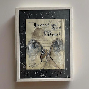 Arte místico de técnica mixta sobre carta vintage de 1941: ilustración surrealista oscura, decoración gótica, obra filosófica. Regalo con frase inspiradora.