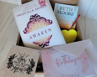 Birthday Gift Box | Book Lovers Birthday Gift Box | Book Lovers Birthday Gift