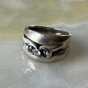Vintage 925 Sterling Silver Ring with a Cubic zirconia, marked 925, Size 5
