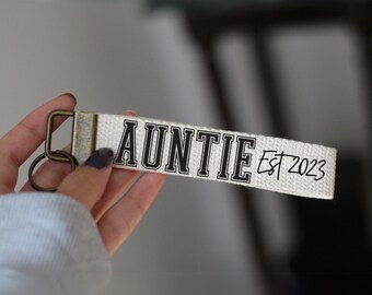 Auntie Keychain, Personalized Aunt Gift, Auntie Key Fob, 1 inch Cotton Lanyard, Gift For Auntie, Christmas New Aunt Gift, Aunt Est Date Gift