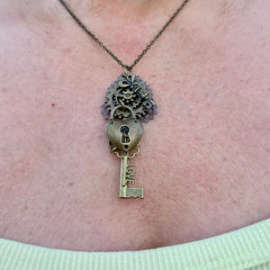 Skeleton Key Necklace Antique Brass Key Pendant Necklace  Bronze Heart Lock & Key Charm Necklace Steampunk Jewelry Gift For Her Cosplay