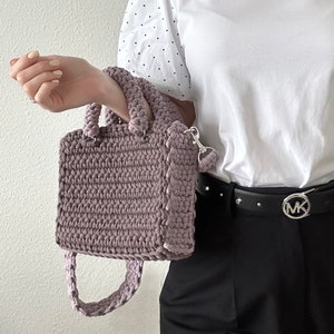 Sac au crochet. Sac pour femme. Sac fait main. fait à la main. Bandoulière. Sac à bandoulière.