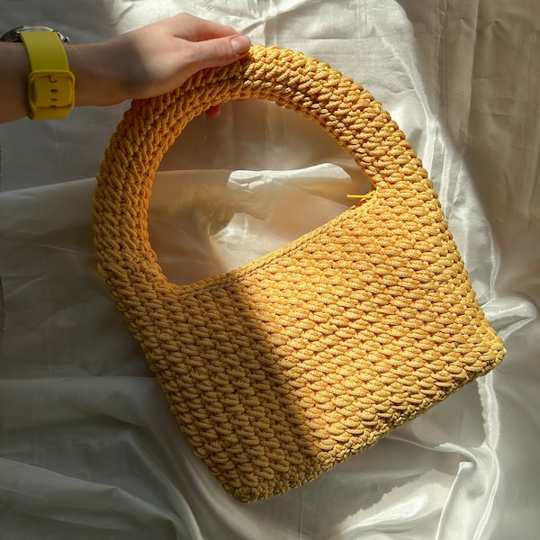 Gehäkelte Handtasche. Sommertasche. Damenhandtasche. Crochet bag. Hekältasche. Geschenk. Frauentasche. Ledertasche. Baguettetasche