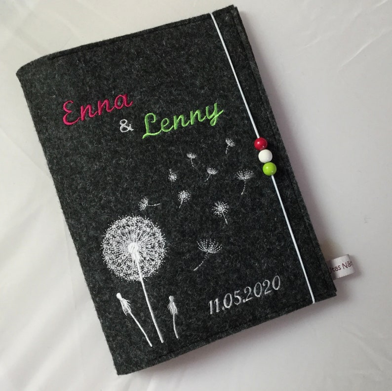 Personalized U-booklet cover for siblings / twins made of felt,, dandelion,, image 2