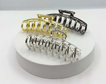 Matte Metal Claw Clip: Strong Hold for Thick Hair