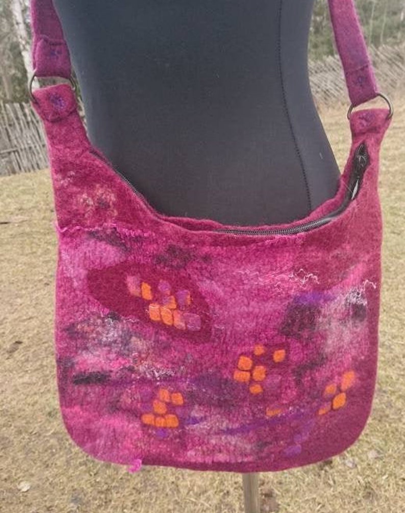 Woolen bag Felt bag handmade Purple handbag Felted purse image 3