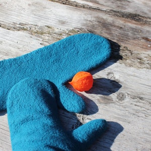 Felt wool  mittens, handmade gloves, turquoise wool arm warmers, woolen women mittens