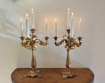 2 Antike Goldbemalte Messing Kandelaber, 4 Kerzen, Jugendstil, Beleuchtung Anfang des 20