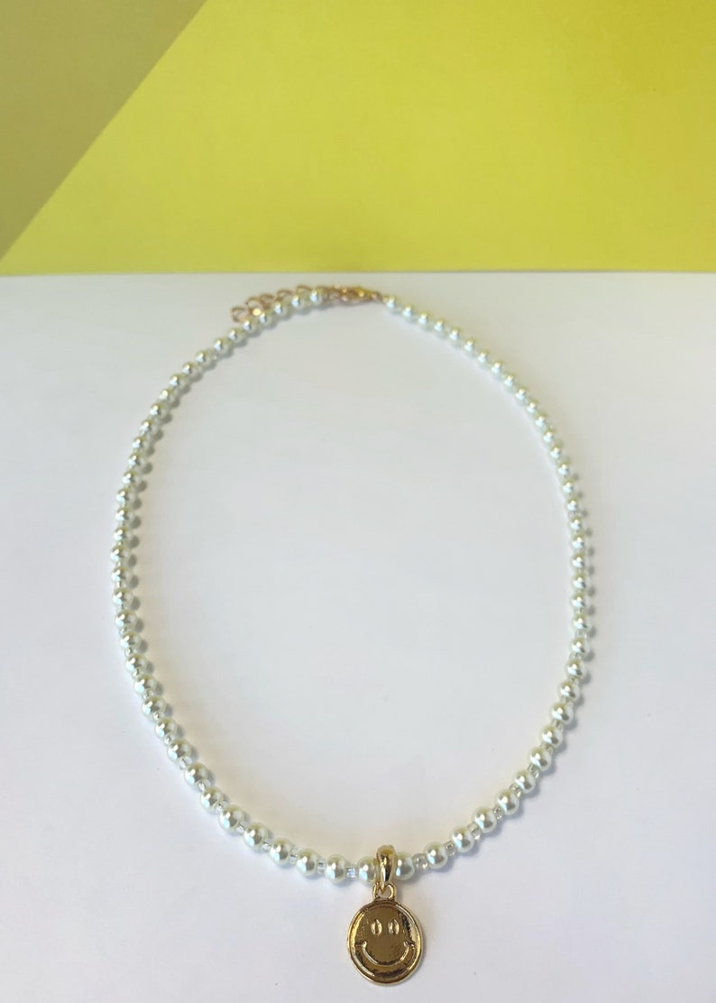 Charming Pearl and Smiley Face Necklace
